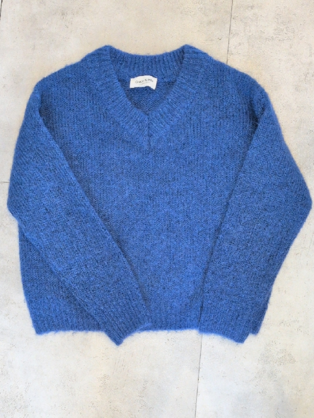 Classic V-Neck Women's Sweater in Cobalt Size M Like New